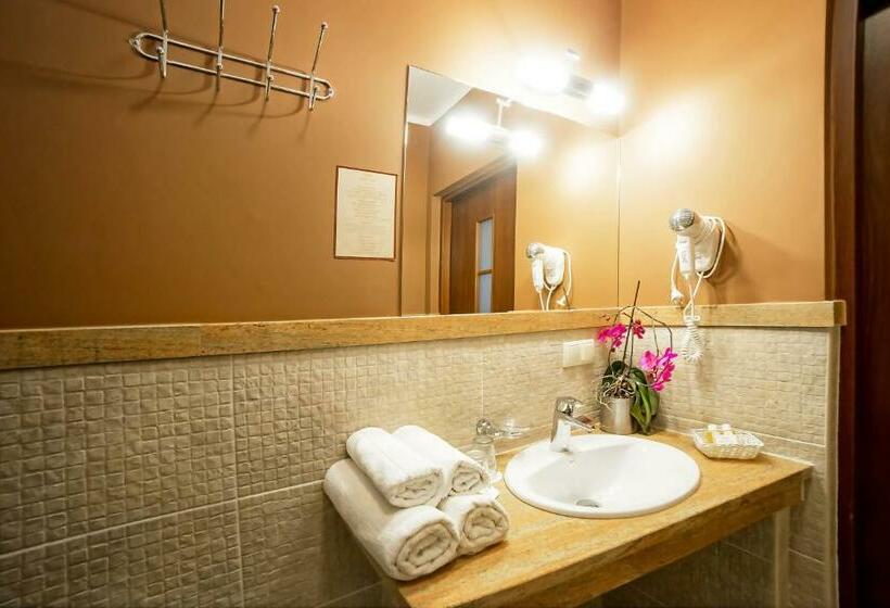 Трехместный Номер Комфорт, Korona Park Klewinowo Hotel Spa & Conference