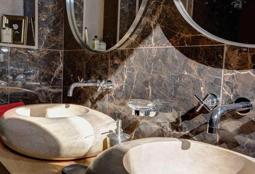 Номер Deluxe Кровать Кинг, Chateau Du Palanquey & Spa