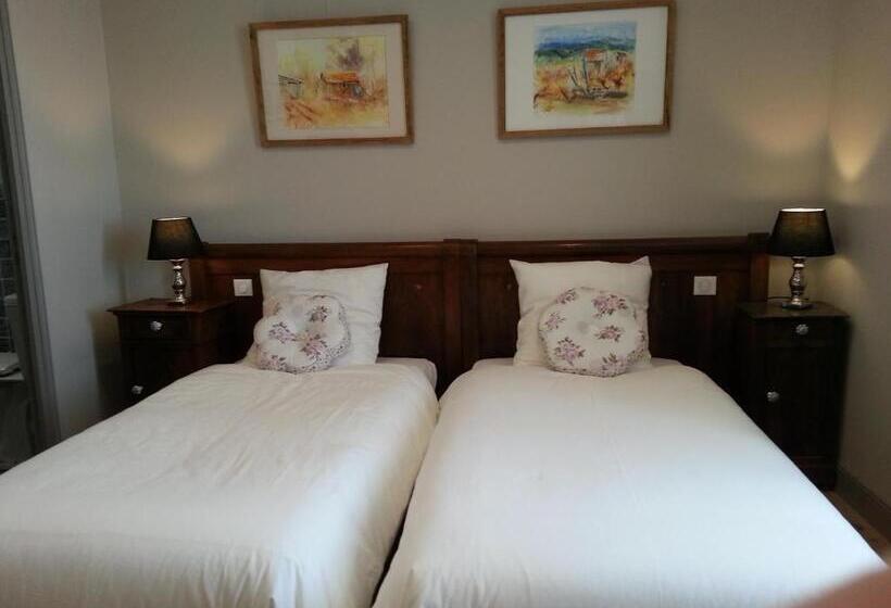 Номер Стандарт, Relais St Jacques   Roanne