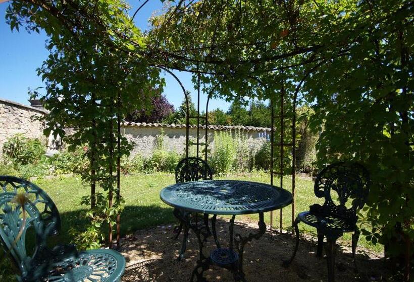 Номер Стандарт, Le Clos Domremy