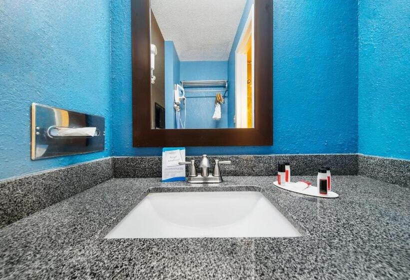 Люкс Кровать Кинг, Baymont By Wyndham Muncie Near Ball State University