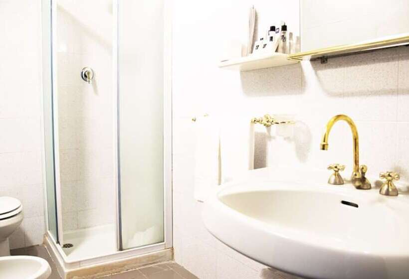 اتاق استاندارد یک نفره, Jr Hotels Bocconi Milano