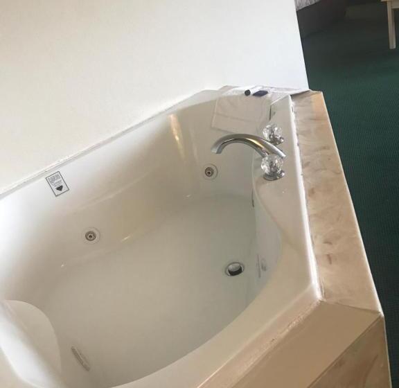 Люкс Кровать Кинг, Americas Best Value Inn Pinckneyville
