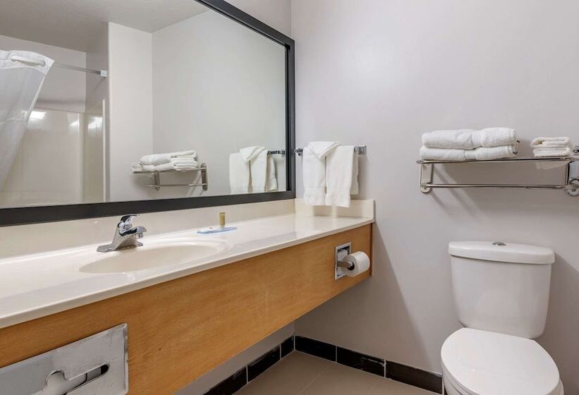 スイート, Clarion Pointe Indianapolis Airport