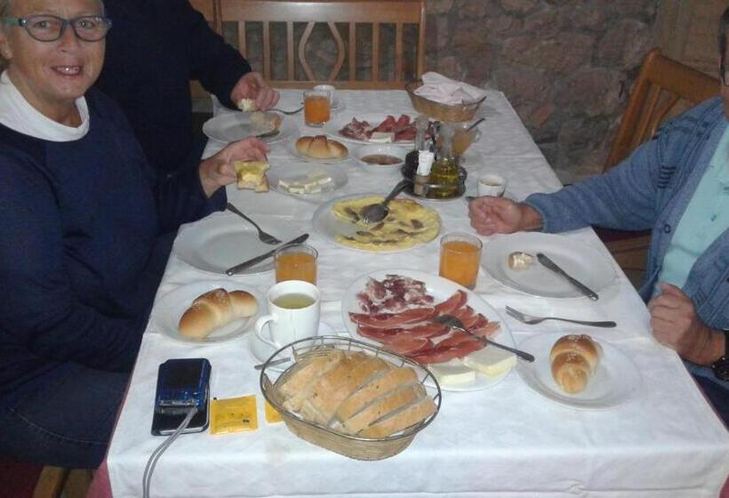 استودیوی استاندارد, Guest House Fosa