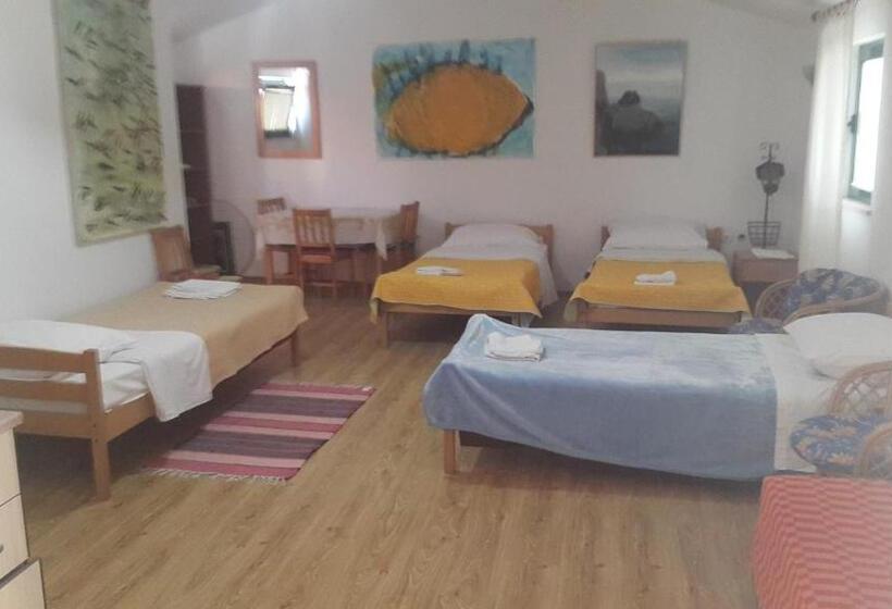 استودیوی استاندارد, Guest House Fosa
