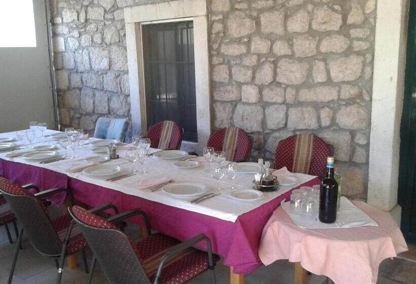 اتاق استاندارد سه تخته با بالکن, Guest House Fosa