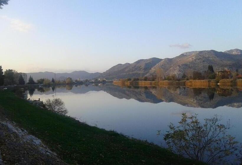 اتاق استاندارد سه تخته با بالکن, Guest House Fosa