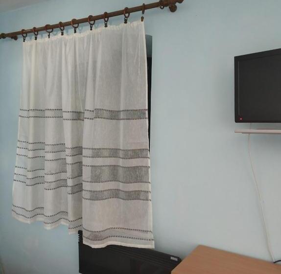 اتاق استاندارد سه تخته با بالکن, Guest House Fosa