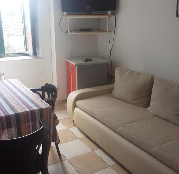 آپارتمان 1 خوابه با بالکن, Guest House Fosa