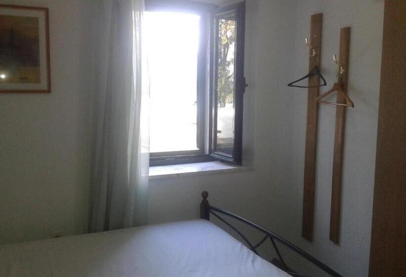 سوییت, Guest House Fosa