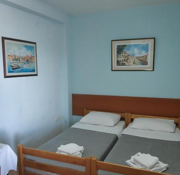 اتاق استاندارد سه تخته با بالکن, Guest House Fosa
