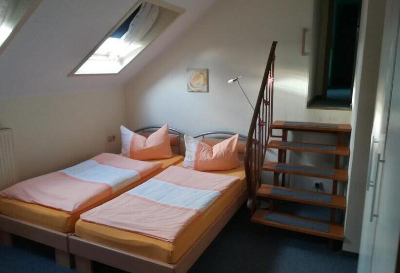 家庭套房, Kyffhäuserhotel Goldene Aue