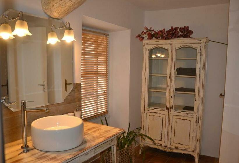 Номер Комфорт, Maison Saint Louis Avec Jacuzzi