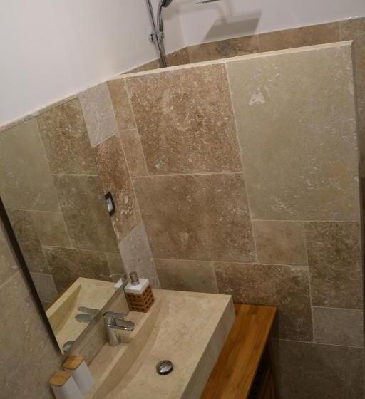 Трехместный Номер Комфорт, Maison Saint Louis Avec Jacuzzi