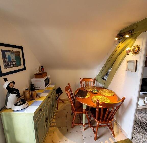 Апартаменты 1 Спальня, Guest House Près Des Montgolfières