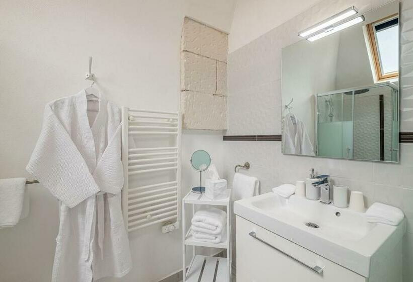 Четырехместный Номер Стандарт, Manoir Des Bertinières