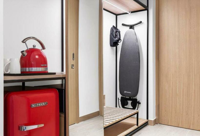 스탠다드 룸 킹사이즈 침대, Hampton By Hilton Marjan Island