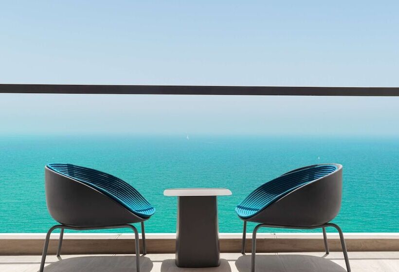 패밀리 연결 룸, Hampton By Hilton Marjan Island
