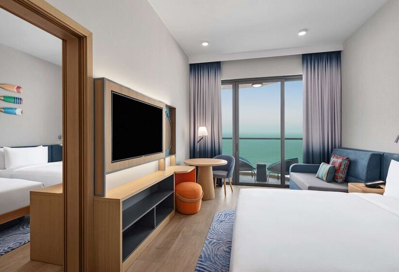 패밀리 연결 룸, Hampton By Hilton Marjan Island
