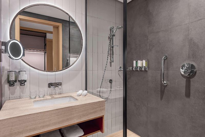 패밀리 연결 룸, Hampton By Hilton Marjan Island