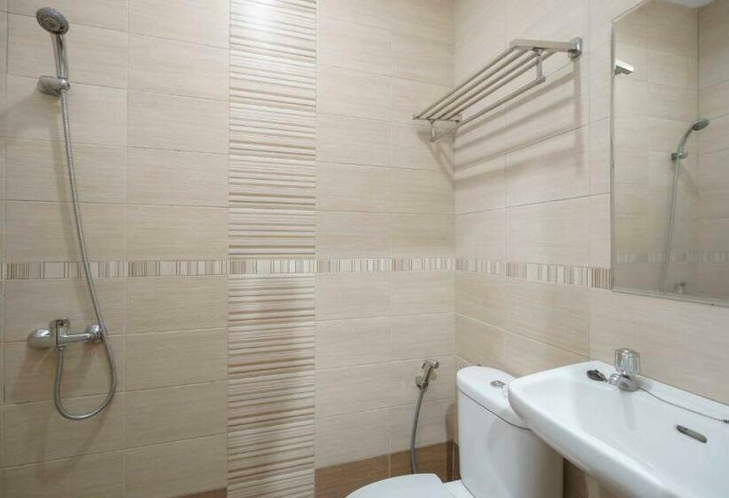 Номер Deluxe, Avalon Karawaci Mitra Reddoorz