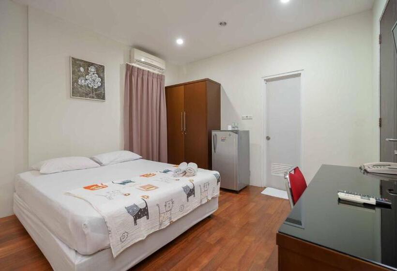 Номер Deluxe, Avalon Karawaci Mitra Reddoorz