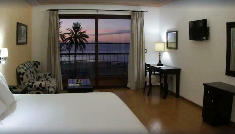 سوییت جونیور با بالکن, Beach Club Junior Suite