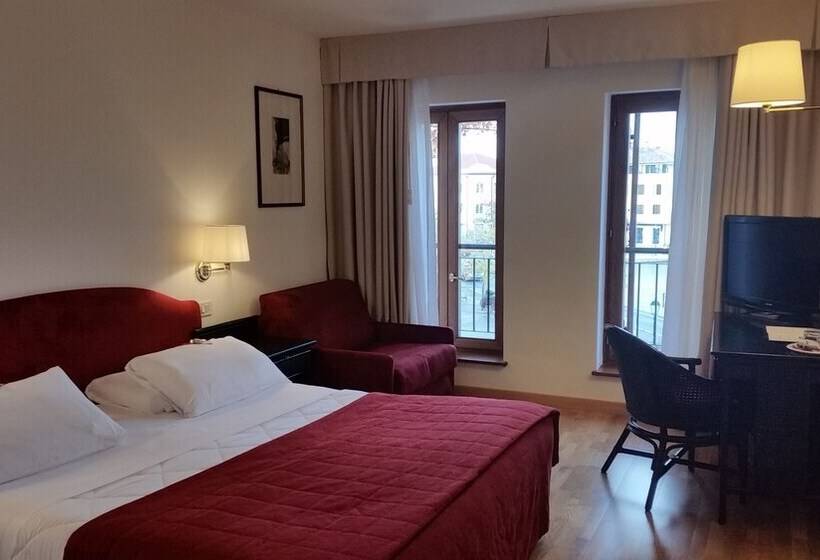 اتاق استاندارد سه نفره, Hannover