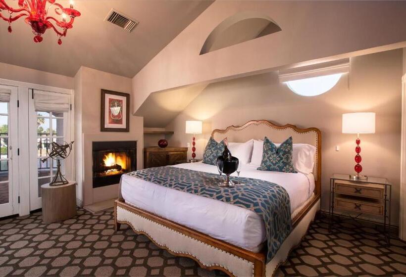 Superior room with lake view, The Chateau At Lake La Quinta