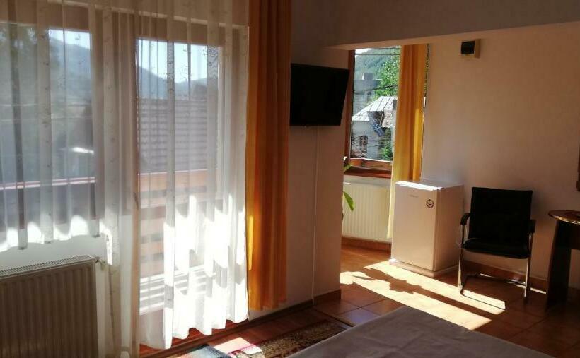 استودیوی سوپریور, Pension Casa Soarelui
