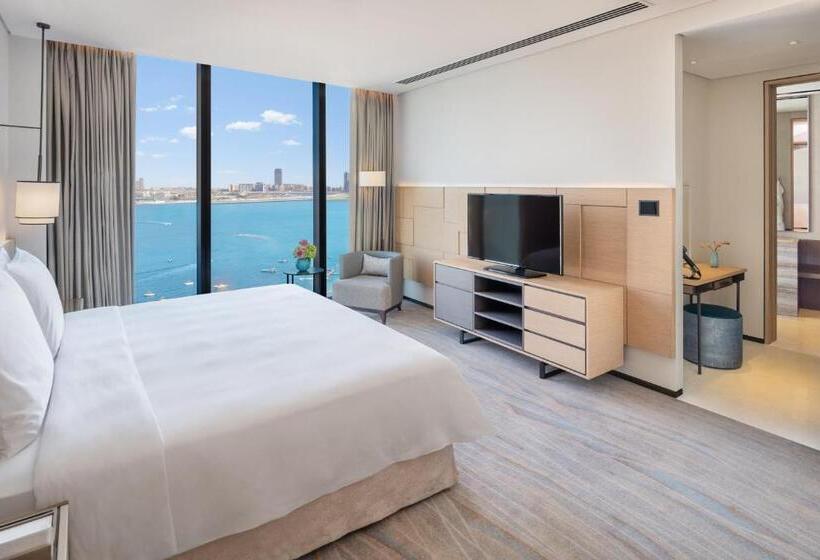带海景的行政套房, Address Beach Resort