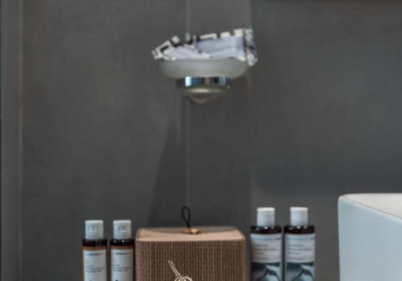 اتاق کلاسیک, Aeifos Boutique