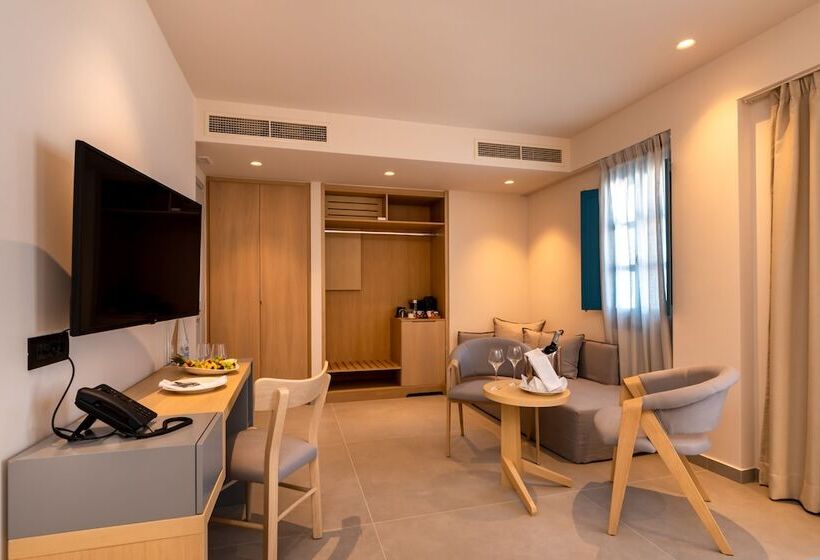 سوییت جونیور, Aeifos Boutique