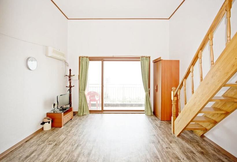복층 룸, Solsum House