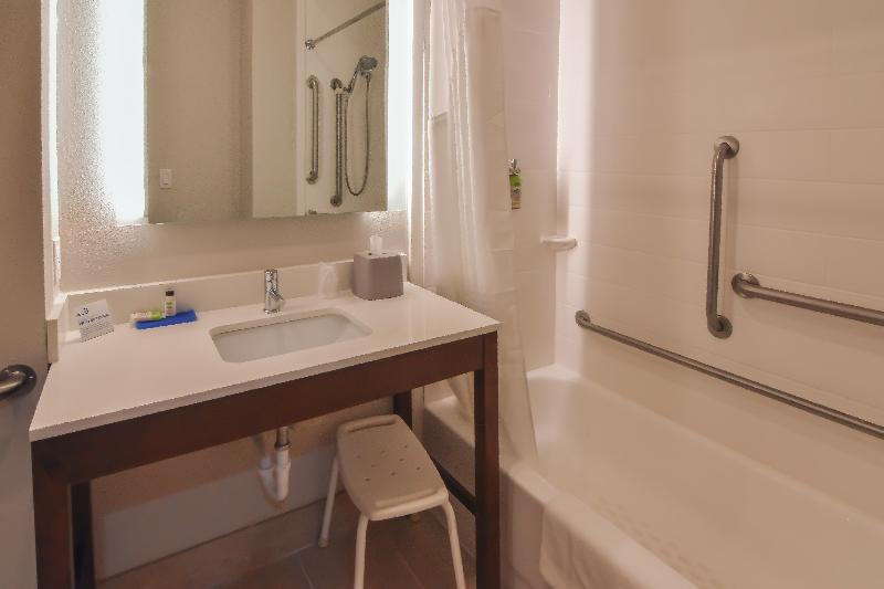 Standaardkamer Aangepast voor Gehandicapten, Holiday Inn Express & Suites   Indianapolis Northwest, An Ihg