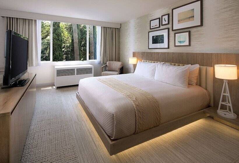 스탠다드 룸 더블 침대, Belamar Hotel Manhattan Beach, Tapestry Collection By Hilton