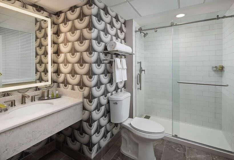 Люкс, The Terrace Hotel Lakeland, Tapestry Collection By Hilton