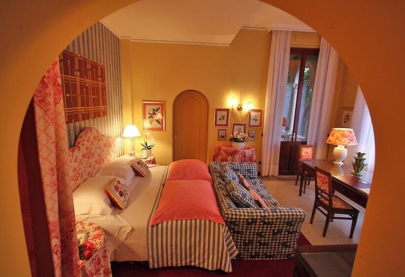 Люкс с Террасой, Villa Abbazia Relais & Chateaux