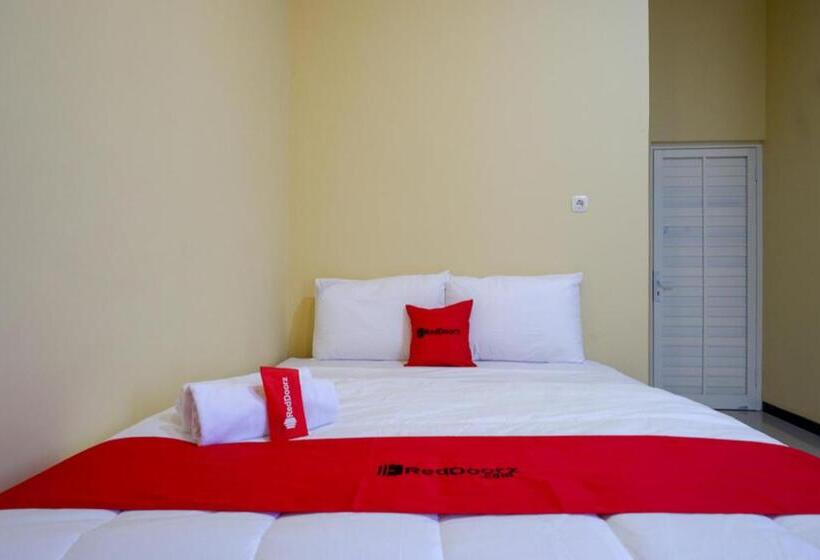 Номер Economy, Reddoorz Syariah Near Alun Alun Pati