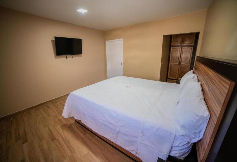 キングサイズベッドのデラックスルーム, California Comfort & Suites