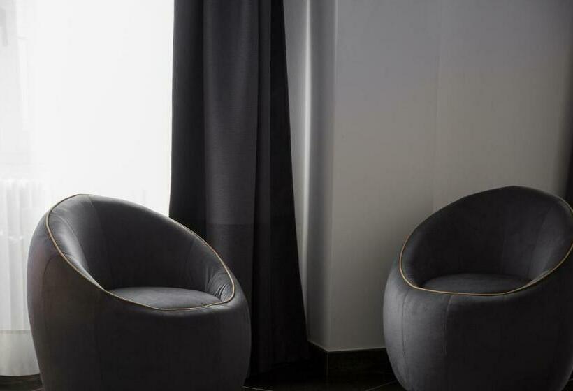 Люкс, Interamnia Boutique