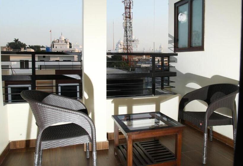 Полулюкс Повышенной Комфортности, Temple View Inn