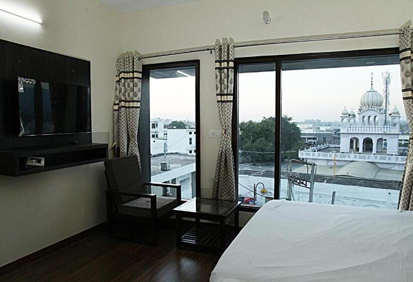 Семейный Номер, Temple View Inn