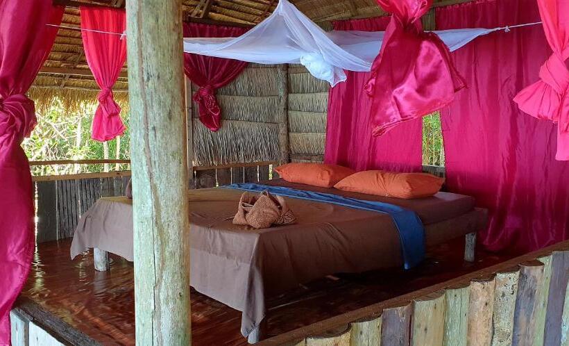 بانگلوی لوکس, Crusoe Koh Takiev Island