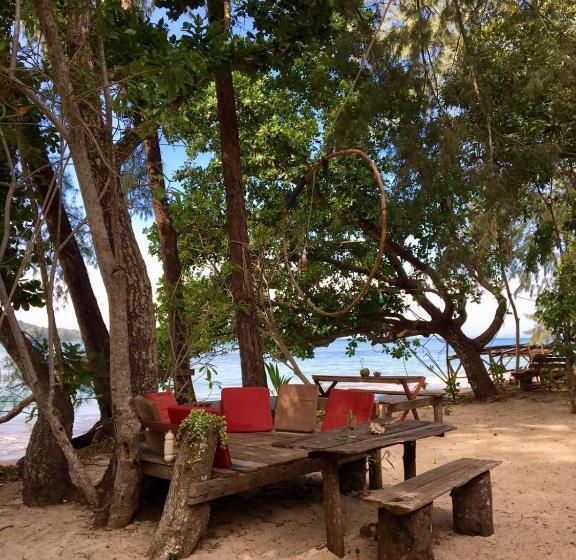 بانگلوی استاندارد, Crusoe Koh Takiev Island