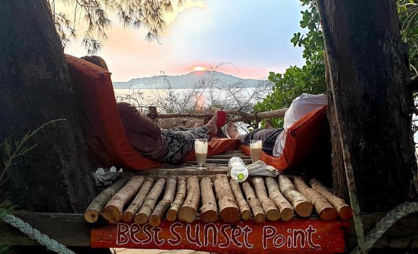 بانگلوی استاندارد, Crusoe Koh Takiev Island