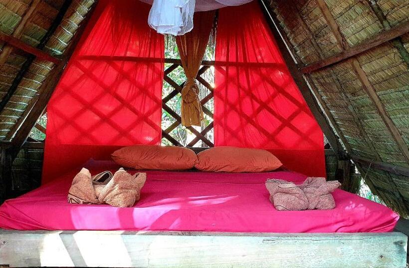بانگلوی استاندارد, Crusoe Koh Takiev Island
