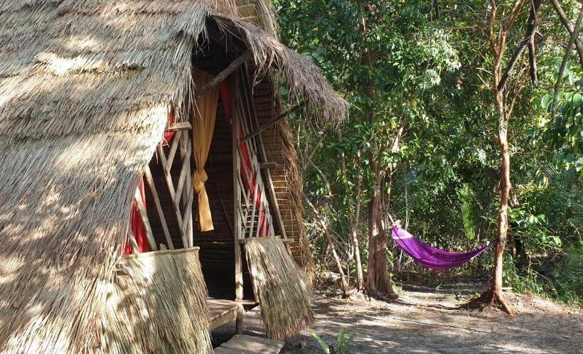 بانگلوی استاندارد, Crusoe Koh Takiev Island