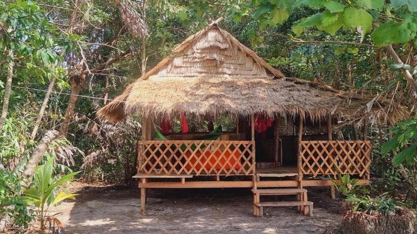 بانگلوی لوکس, Crusoe Koh Takiev Island
